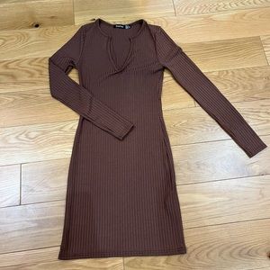 Boohoo Brown Ribbed Notch Neck Bodycon Dress - size 2